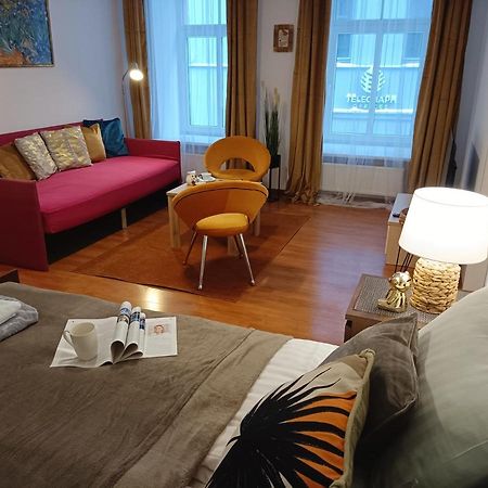 Old Town Sunny Bee Apartment Prime Location リガ エクステリア 写真